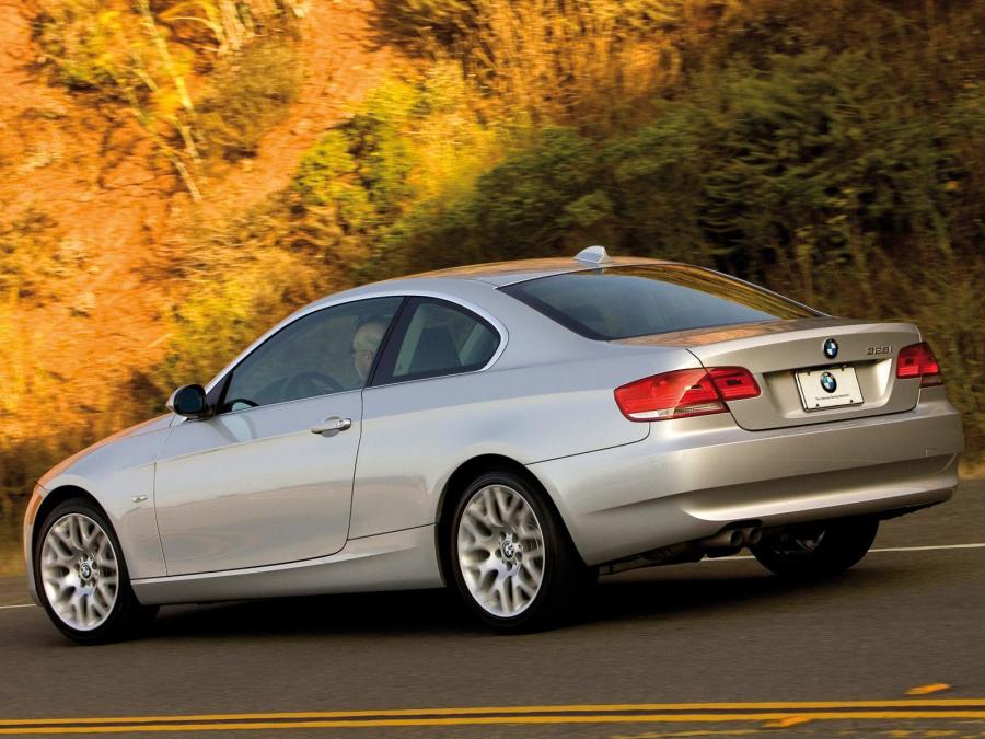  BMW 328i Coupe 2006 года  (US) (фото 7 из 13)